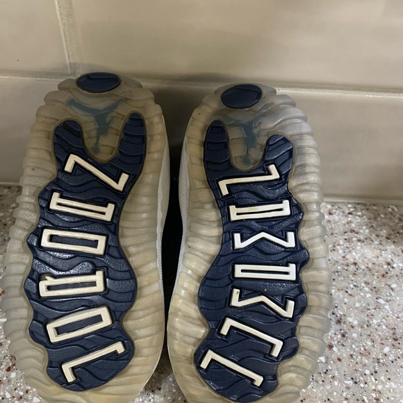 Nike Jordan 11 “win like ‘82” toddler sneakers - Picture 7 of 7